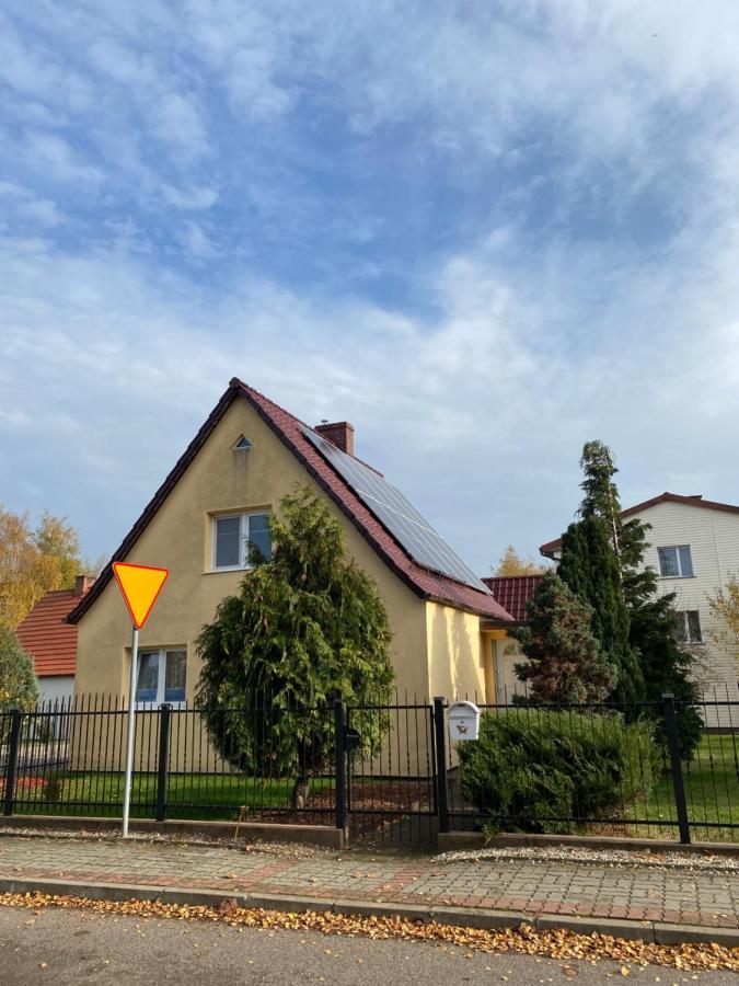 Villa Dom Na Zachodzie Szczecinek Esterno foto